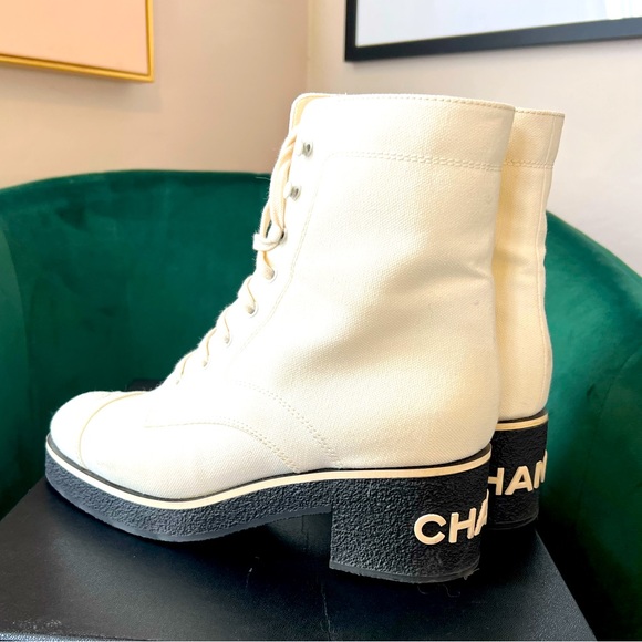 Chanel cream boots - Picture 1 of 4